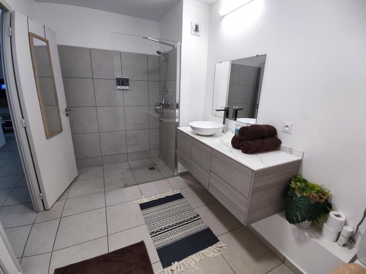 Elegant F3 A La Villa Stencer, Papeete, Calme Climatise Et Spacieux Papeete  Kültér fotó